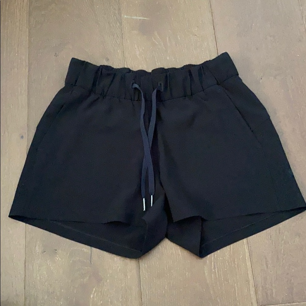 lululemon on the fly woven short
